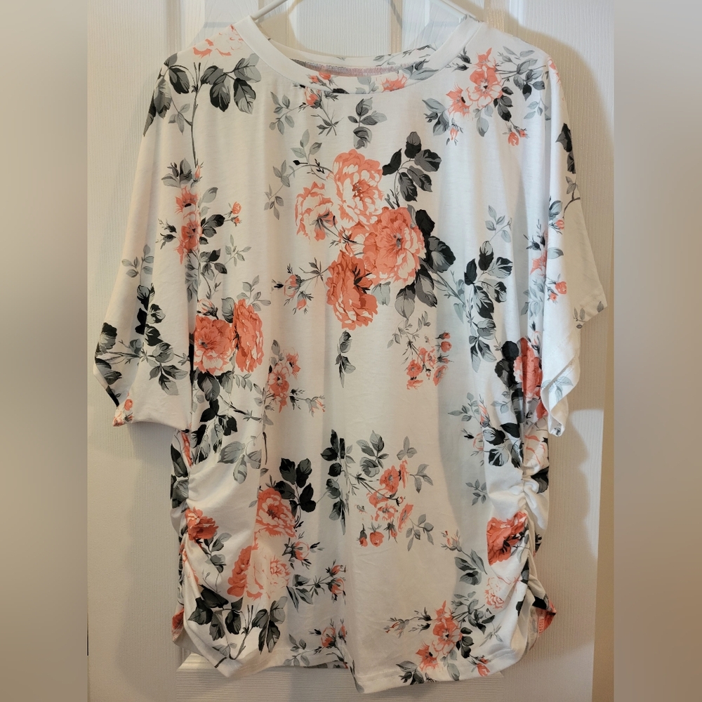SHEIN White Floral Short Sleeve Top